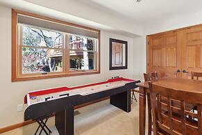 Better at the Lake - Lakefront with Gorgeous Views and a Private Dock 