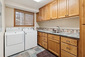 Better at the Lake - Lakefront with Gorgeous Views and a Private Dock 