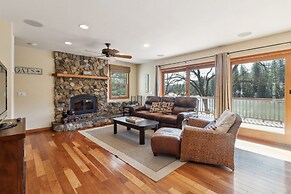 Better at the Lake - Lakefront with Gorgeous Views and a Private Dock 