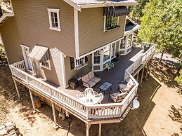 Ridgecrest Rendezvous -  Huge Wrap-Around Deck - Perfect for Sunbathin
