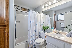 Bigfoot Retreat - Close to Golf and the Beach by Yosemite Region Resor