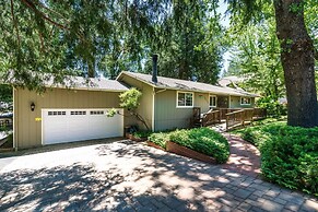 Creme de la Creme 1 - Pet Friendly Near Dunn Court Beach by Yosemite R