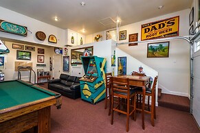 Creme de la Creme 1 - Pet Friendly Near Dunn Court Beach by Yosemite R