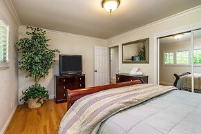 Creme de la Creme 1 - Pet Friendly Near Dunn Court Beach by Yosemite R