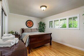 Creme de la Creme 1 - Pet Friendly Near Dunn Court Beach by Yosemite R