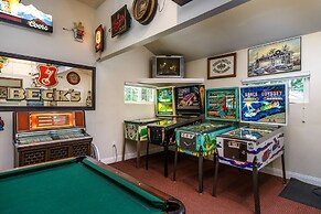 Creme de la Creme 1 - Pet Friendly Near Dunn Court Beach by Yosemite R