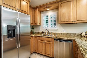 Creme de la Creme 1 - Pet Friendly Near Dunn Court Beach by Yosemite R