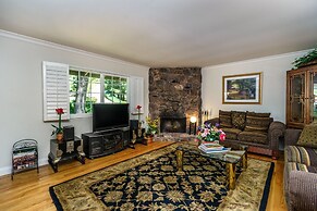 Creme de la Creme 1 - Pet Friendly Near Dunn Court Beach by Yosemite R