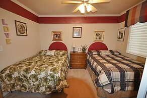 Yosemite Villa - Only 0.3 Miles from Lake Lodge Beach and Playground b