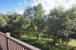 Yosemite Villa - Only 0.3 Miles from Lake Lodge Beach and Playground b