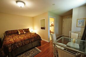 Yosemite Villa - Only 0.3 Miles from Lake Lodge Beach and Playground b