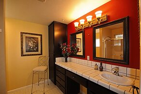 Yosemite Villa - Only 0.3 Miles from Lake Lodge Beach and Playground b