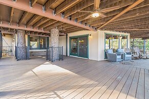 Dos Pinos - Spacious Lakefront Cabin w/ Game Room by Yosemite Region R