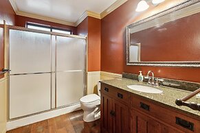 Dos Pinos - Spacious Lakefront Cabin w/ Game Room by Yosemite Region R