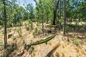 The Happy Place - Mountain Views and Amenities Galore by Yosemite Regi