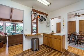 The Happy Place - Mountain Views and Amenities Galore by Yosemite Regi