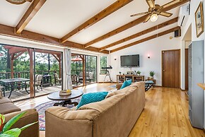 The Happy Place - Mountain Views and Amenities Galore by Yosemite Regi