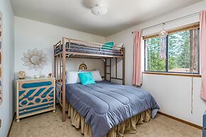 The Happy Place - Mountain Views and Amenities Galore by Yosemite Regi