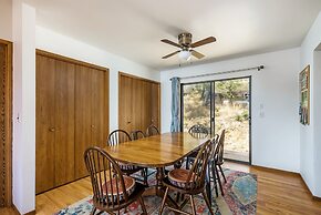 The Happy Place - Mountain Views and Amenities Galore by Yosemite Regi