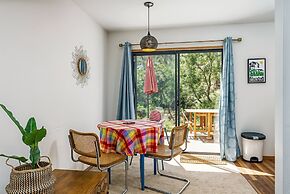 The Happy Place - Mountain Views and Amenities Galore by Yosemite Regi