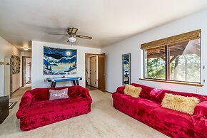 The Happy Place - Mountain Views and Amenities Galore by Yosemite Regi