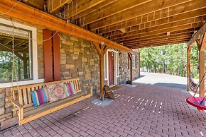 The Happy Place - Mountain Views and Amenities Galore by Yosemite Regi