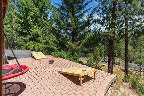 The Happy Place - Mountain Views and Amenities Galore by Yosemite Regi