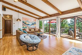 The Happy Place - Mountain Views and Amenities Galore by Yosemite Regi