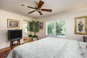 Creme De La Creme 2 - Pet Friendly and Amazing Golf-Course Views by Yo