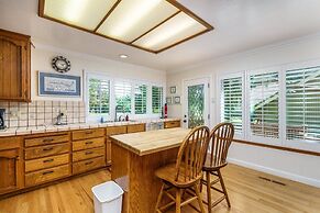 Creme De La Creme 2 - Pet Friendly and Amazing Golf-Course Views by Yo