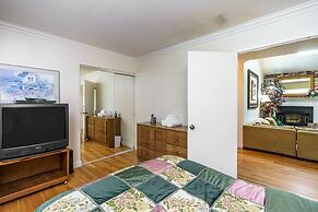 Creme De La Creme 2 - Pet Friendly and Amazing Golf-Course Views by Yo