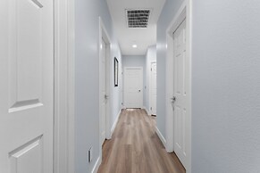 Los Palmas 30 Days Minimum 3 Bedroom Home by RedAwning