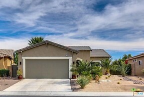 Los Palmas 30 Days Minimum 3 Bedroom Home by RedAwning