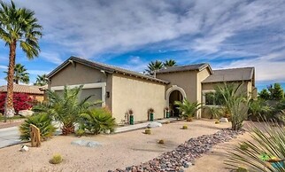Los Palmas 30 Days Minimum 3 Bedroom Home by RedAwning