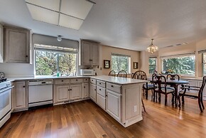 Casa Del Lago - Only 200 Yards from the Beach by Yosemite Region Resor