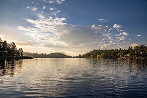 Casa Del Lago - Only 200 Yards from the Beach by Yosemite Region Resor