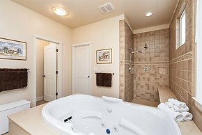 Casa Cassaretto - This Beautiful Lakefront Home is Only 50 yards from 