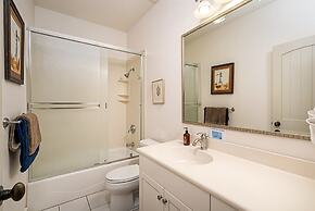 Casa Cassaretto - This Beautiful Lakefront Home is Only 50 yards from 