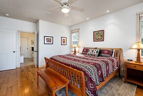 Casa Cassaretto - This Beautiful Lakefront Home is Only 50 yards from 