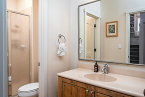 Casa Cassaretto - This Beautiful Lakefront Home is Only 50 yards from 