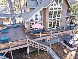 Casa Cassaretto - This Beautiful Lakefront Home is Only 50 yards from 