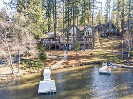 Casa Cassaretto - This Beautiful Lakefront Home is Only 50 yards from 