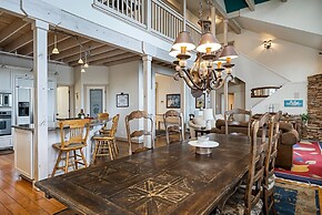 Casa Cassaretto - This Beautiful Lakefront Home is Only 50 yards from 