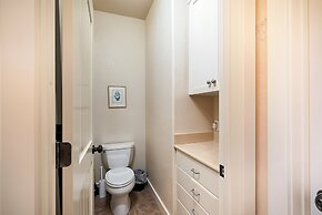 Casa Cassaretto - This Beautiful Lakefront Home is Only 50 yards from 