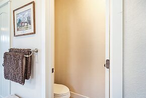 Casa Cassaretto - This Beautiful Lakefront Home is Only 50 yards from 