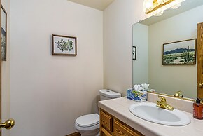 Miner's Claim by Yosemite Region Resorts