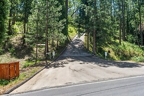 Miner's Claim by Yosemite Region Resorts