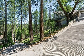 Miner's Claim by Yosemite Region Resorts