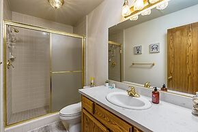 Miner's Claim by Yosemite Region Resorts