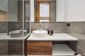 Bayview Hills Luxury Residences